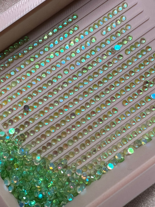 Light Peridot Aurora ✨🍐🌈