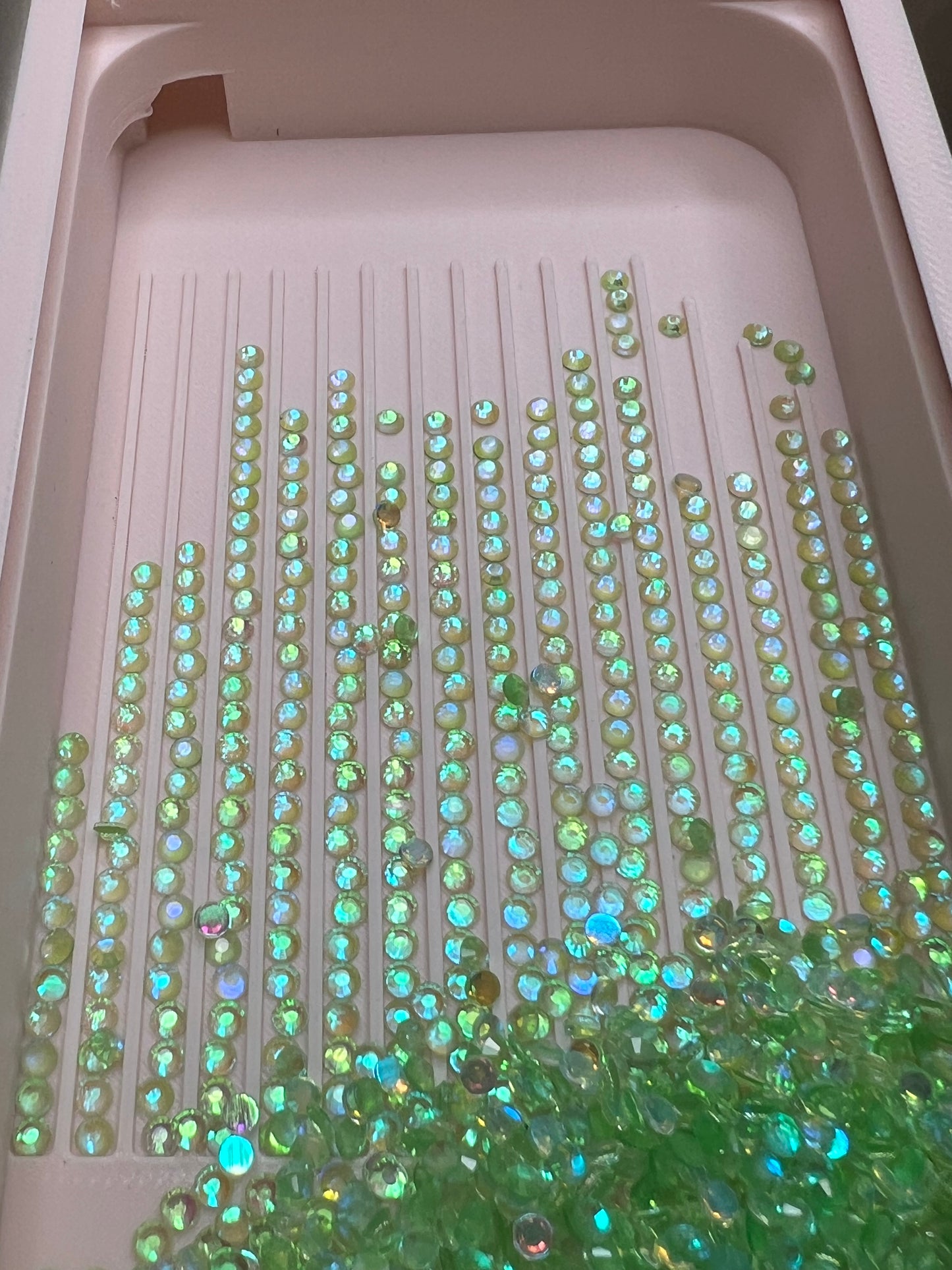 Light Peridot Aurora ✨🍐🌈