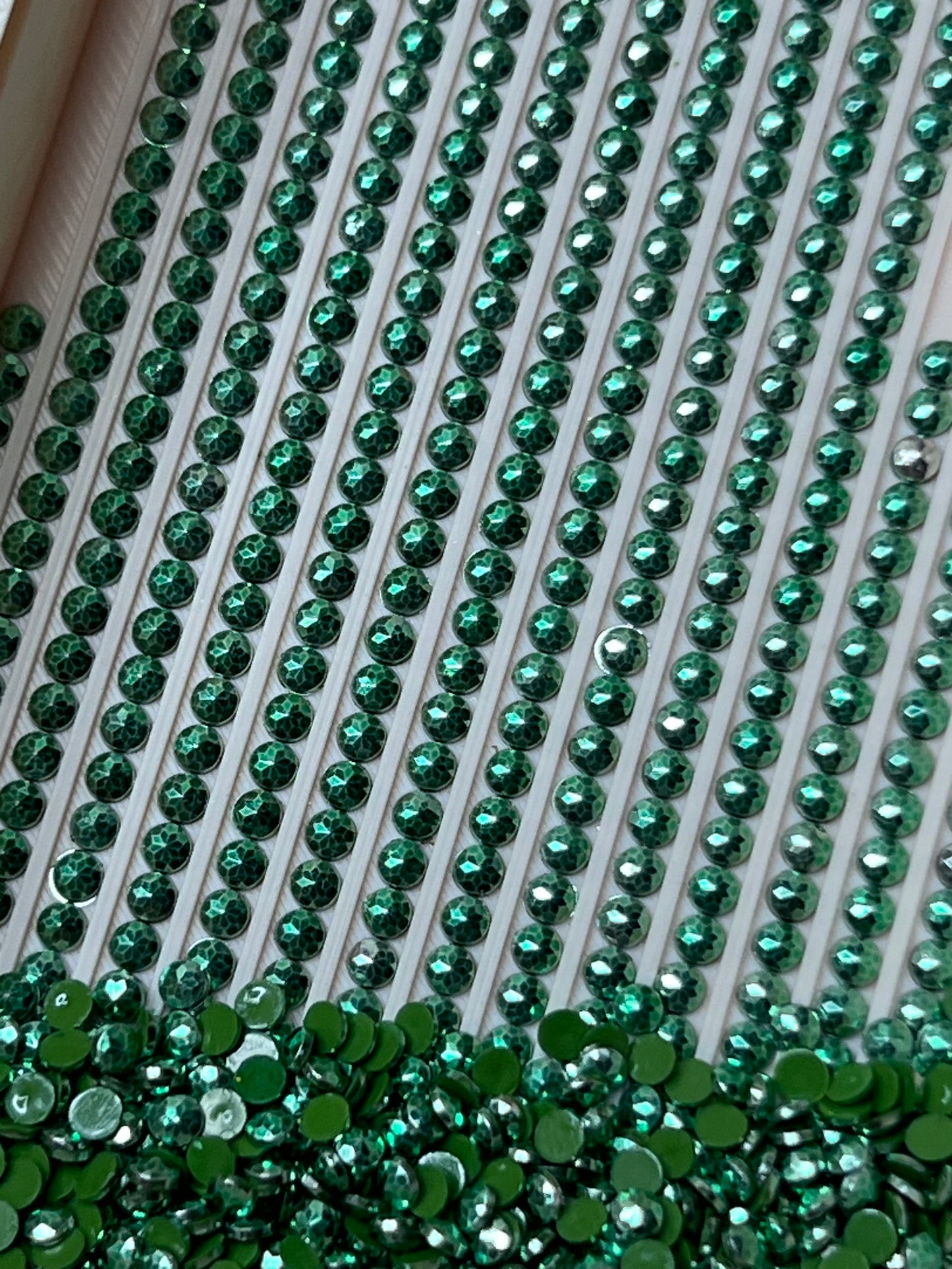 Metal Luxe Round - Emerald