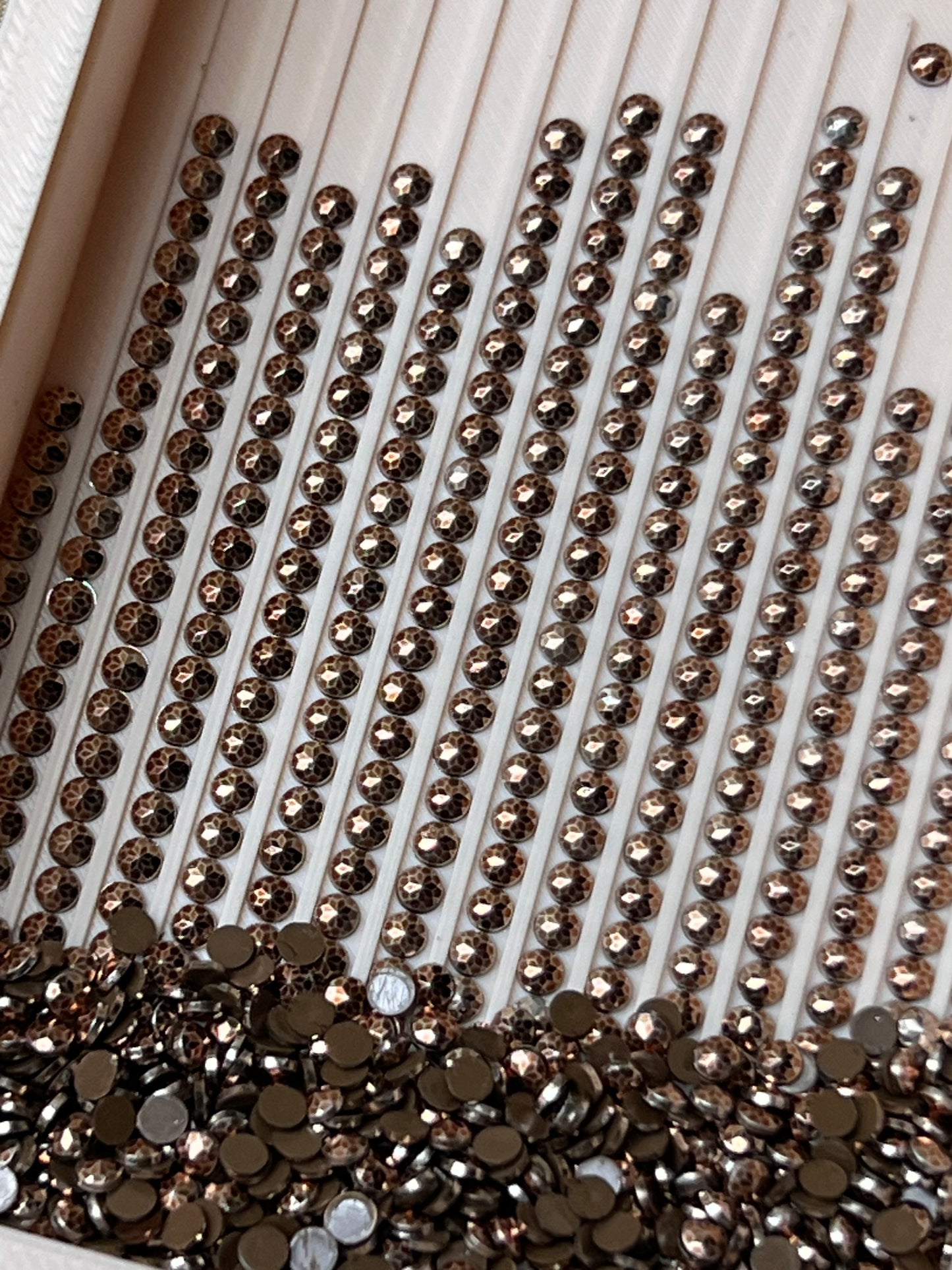 Metal Luxe Round - Champagne Gold