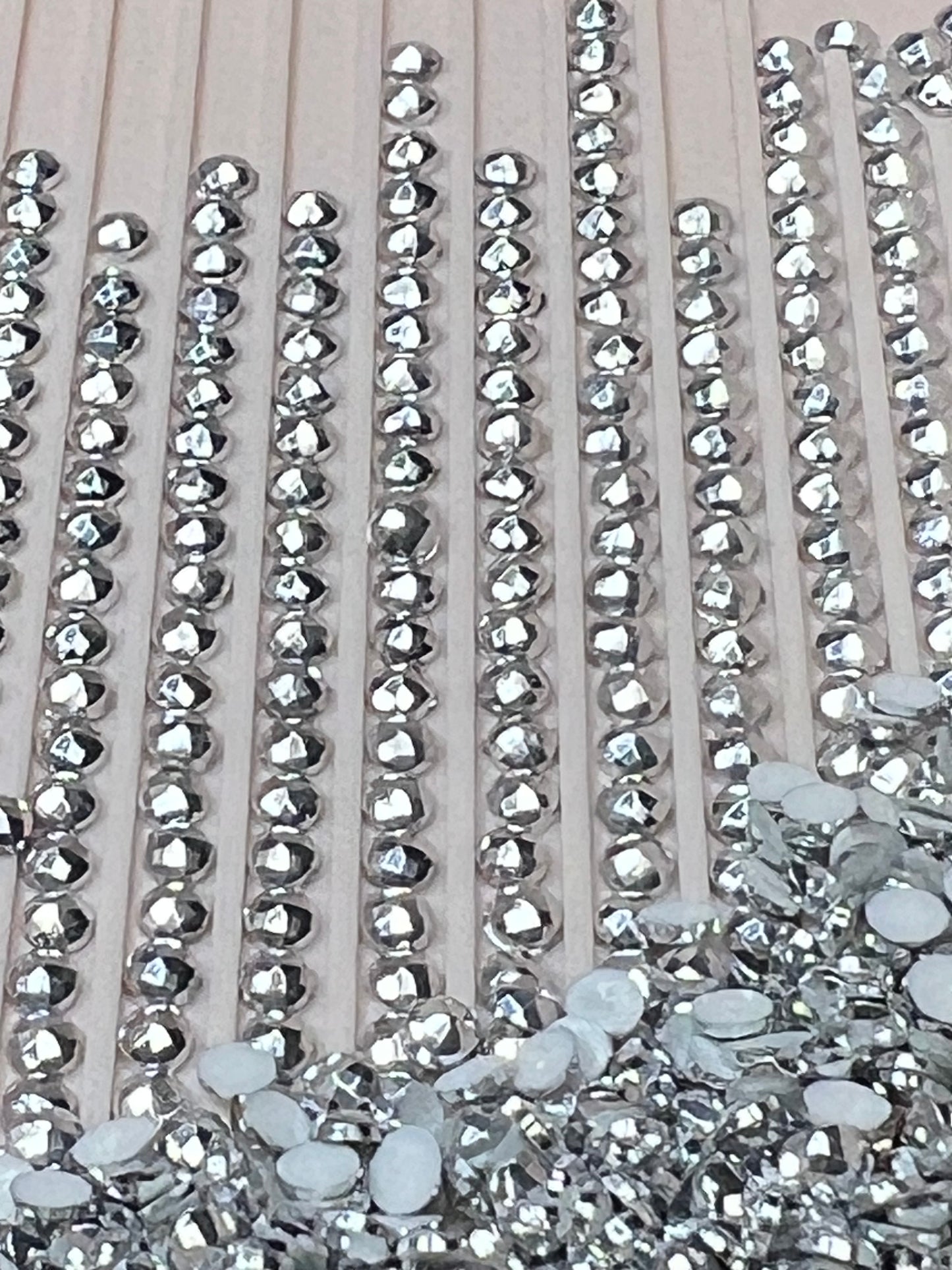 Metal Luxe Round - Platinum