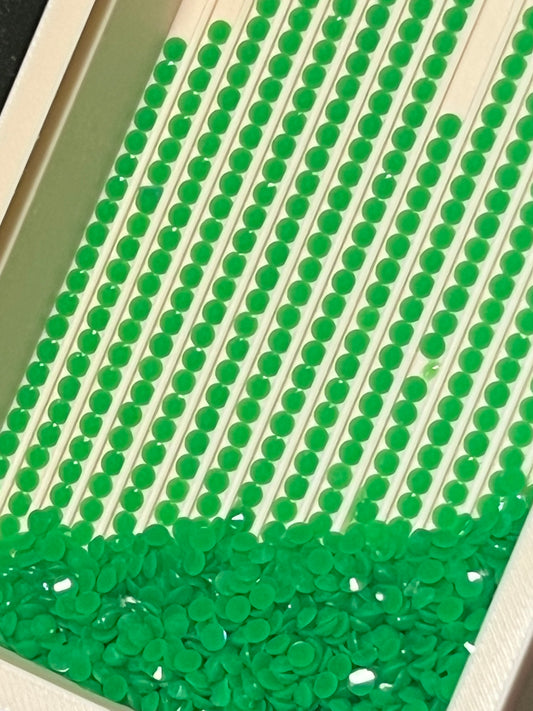 028 – Enchanted Emerald | Fireflies Rounds