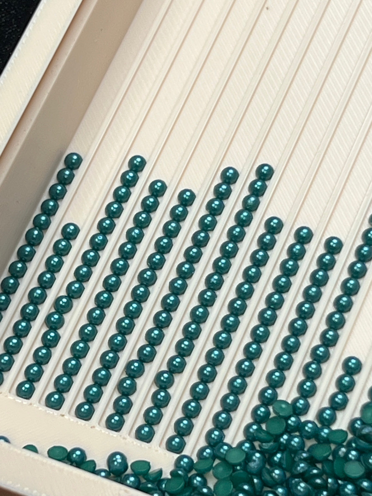 Luna Pearls – FP43 Deep Teal