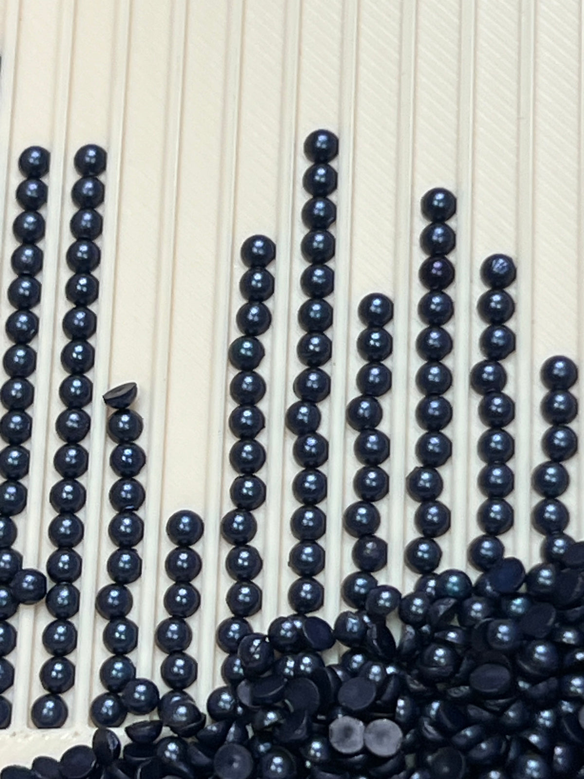 Luna Pearls – FP42 Midnight Ink