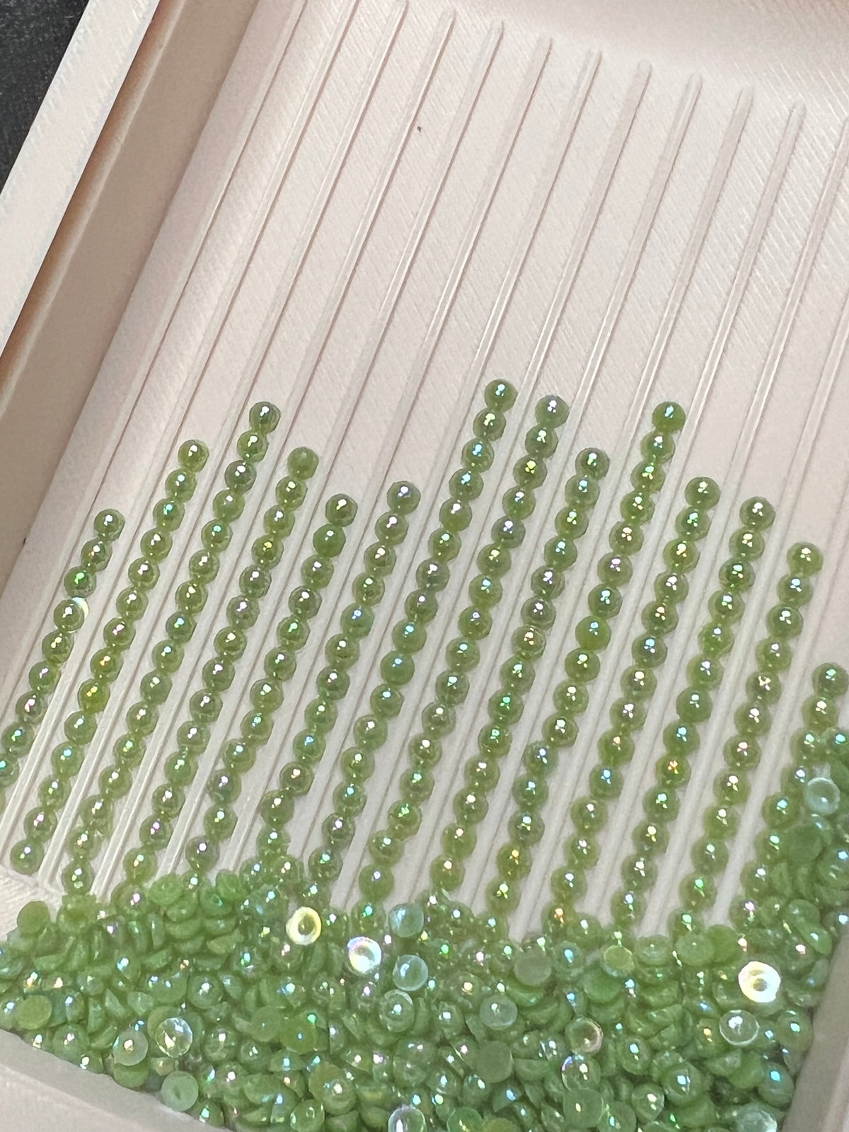 Luna Pearls AB – FA26 Moonlit Olive