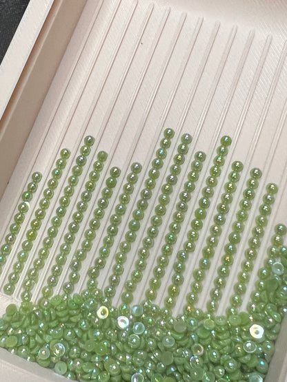 Luna Pearls AB – FA26 Moonlit Olive