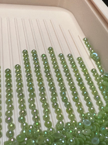Luna Pearls AB – FA26 Moonlit Olive
